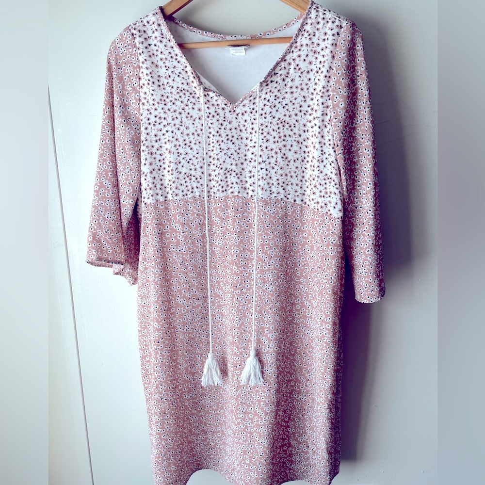 Ditzy floral pink and white dress!